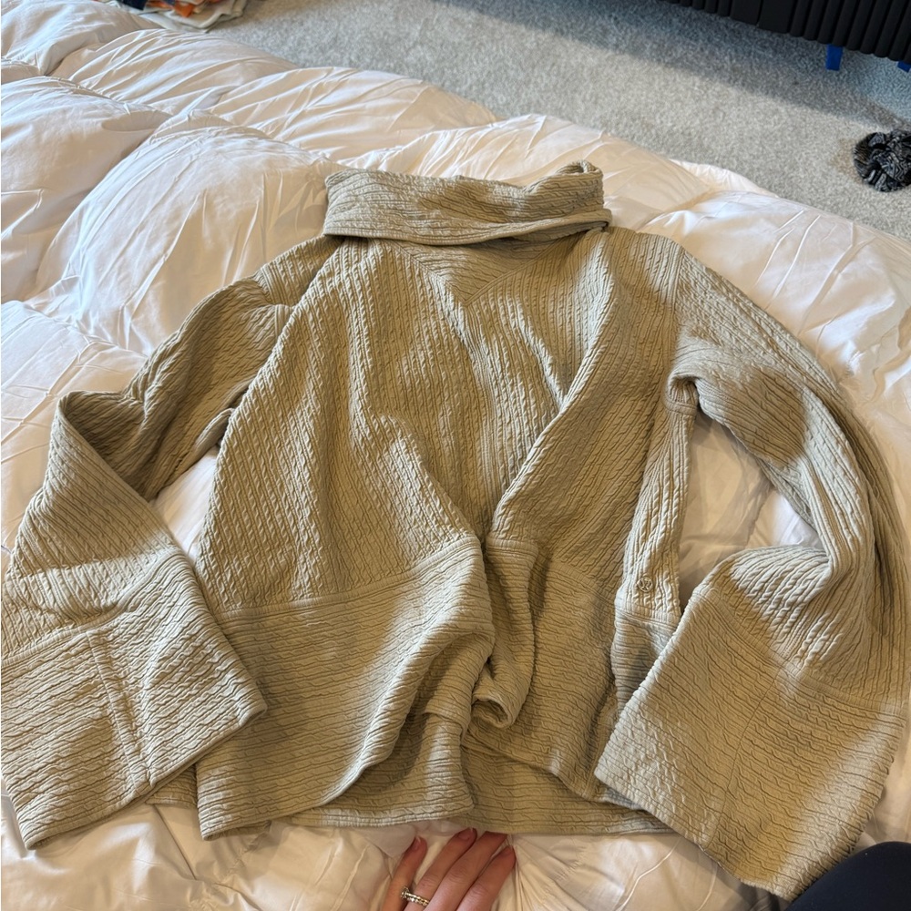 Textured Beige Sweater Lulu lemon